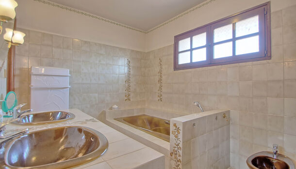 Villa / Maison 5 pièces  à vendre Hyères 83400