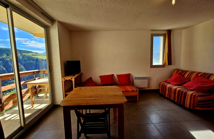 Studio  rénové avec un balcon centre station — photo 4