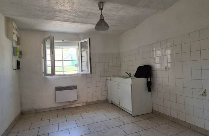 CAUMONT - APPT - T3 -  STATIONNEMENT - TERRASSE — photo 2