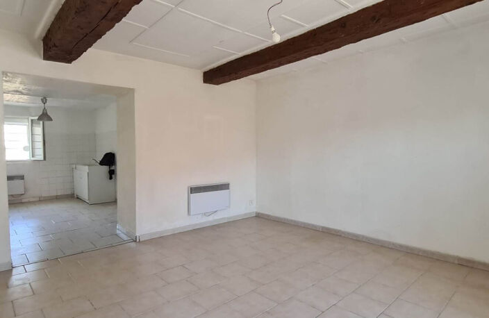CAUMONT - APPT - T3 -  STATIONNEMENT - TERRASSE — photo 4