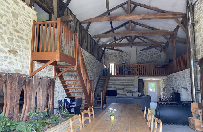 MAGNIFIQUE PROPRIETE AVEC MAISON EN PIERRE, GITE ET CHALET — photo 2