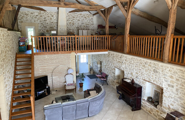 MAGNIFIQUE PROPRIETE AVEC MAISON EN PIERRE, GITE ET CHALET — photo 3