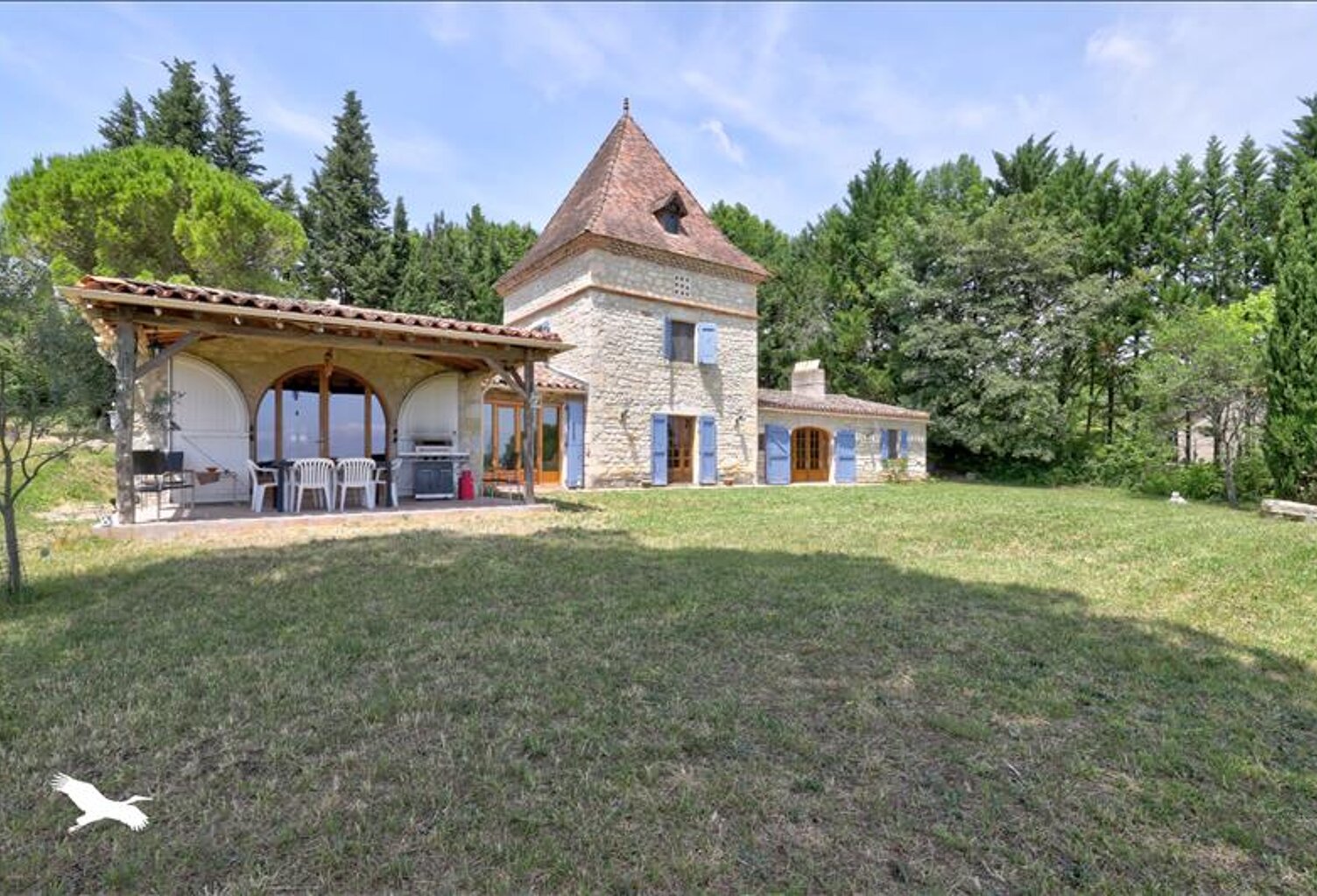 Maison en pierre de 6 pièces principales — photo 1