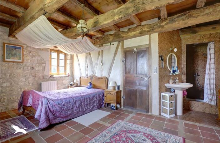 Maison en pierre de 6 pièces principales — photo 4