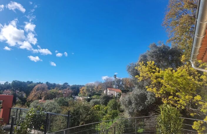 VENCE -RARE- Villa de 150m2 Garage et Cave — photo 3