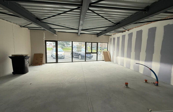 Local d'activité / Commercial à  Firminy 82 m2 — photo 3