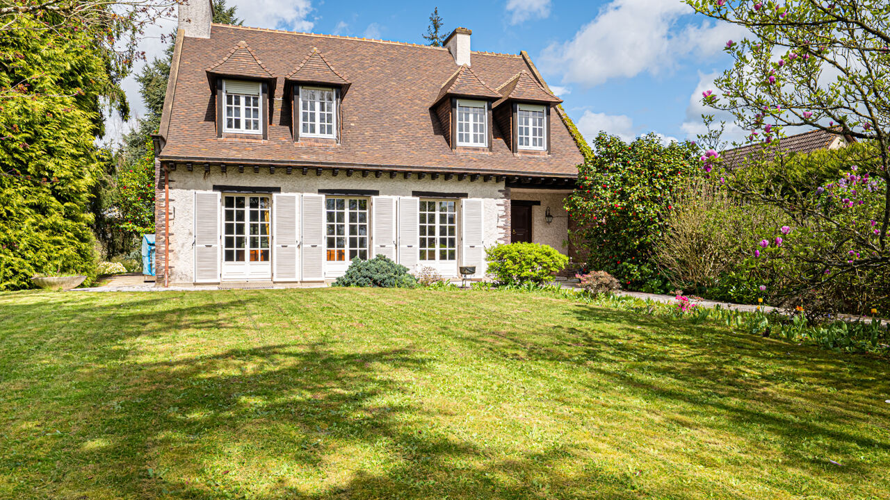 maison 7 pièces 250 m2 à vendre à Saint-Pavace (72190)