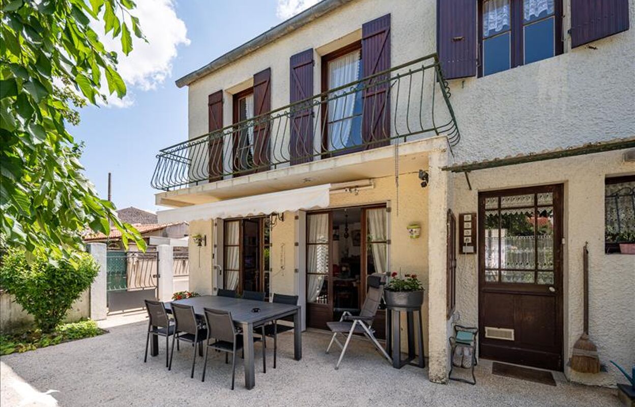 maison 6 pièces 150 m2 à vendre à Saintes (17100)