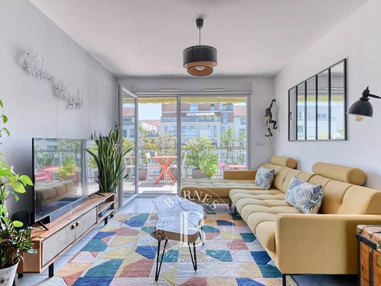 Villeurbanne - Gratte-Ciel - Appartement meublé et rénové de 94,94 m² - Terrasse - Garage double - Bureau - 3 Chambres — photo 1