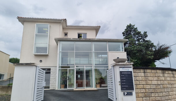 Local commercial  à louer Saintes 17100