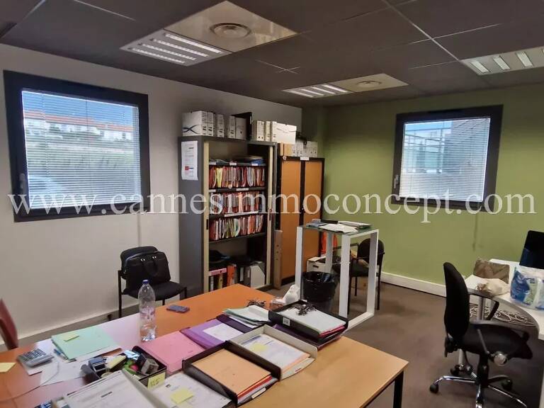 bureaux à la location "cité de la cosmétique" — photo 1