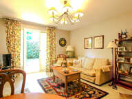 BIARRITZ CENTRE - BEL APPARTEMENT PROCHE MER ET HALLES -TERRASSE - JARDIN - CAVE — photo 4