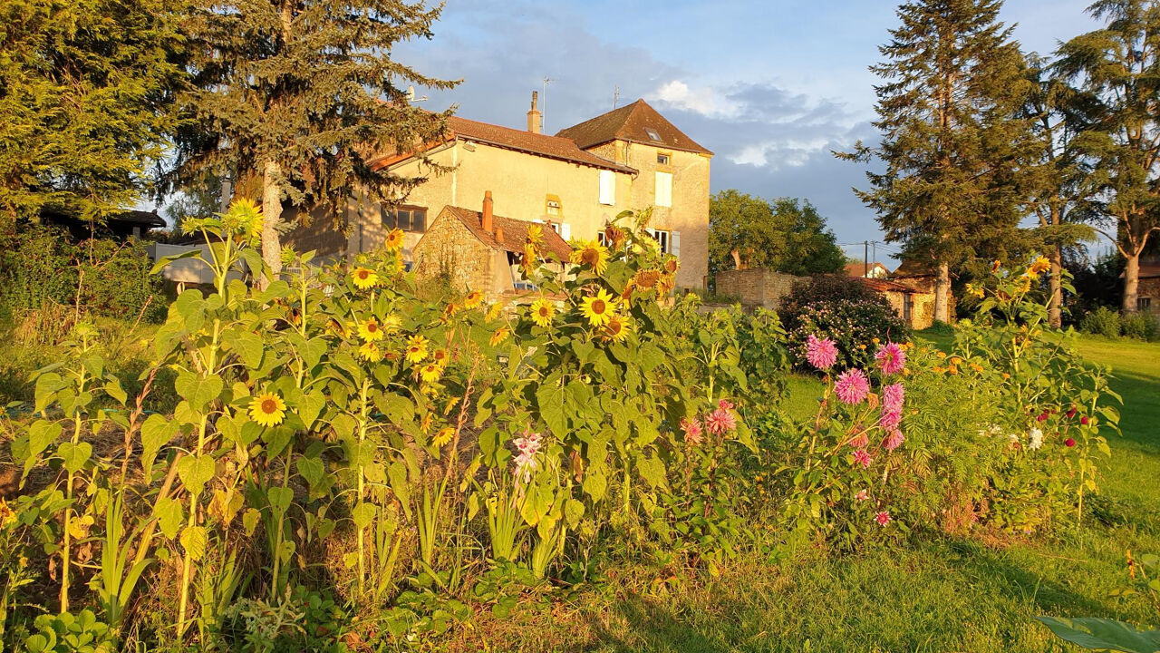 maison 10 pièces 200 m2 à vendre à Saint-Pierre-la-Noaille (42190)