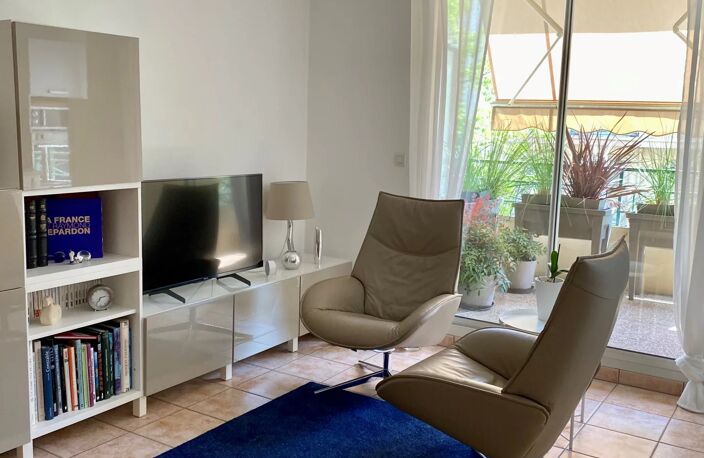 AGREABLE T2 EN PLEIN CENTRE DE VILLEFRANCHE — photo 3