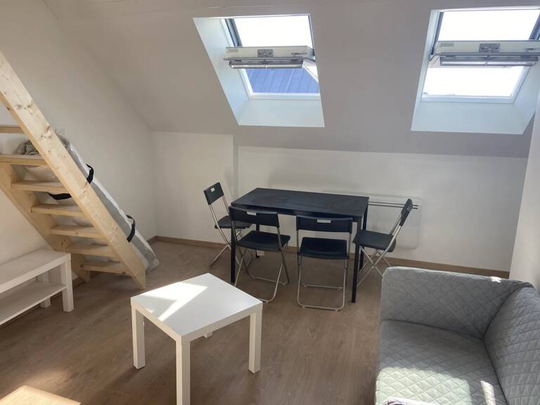 A LOUER LONGVIC (21) / Studio mezzanine de 23 m² — photo 1