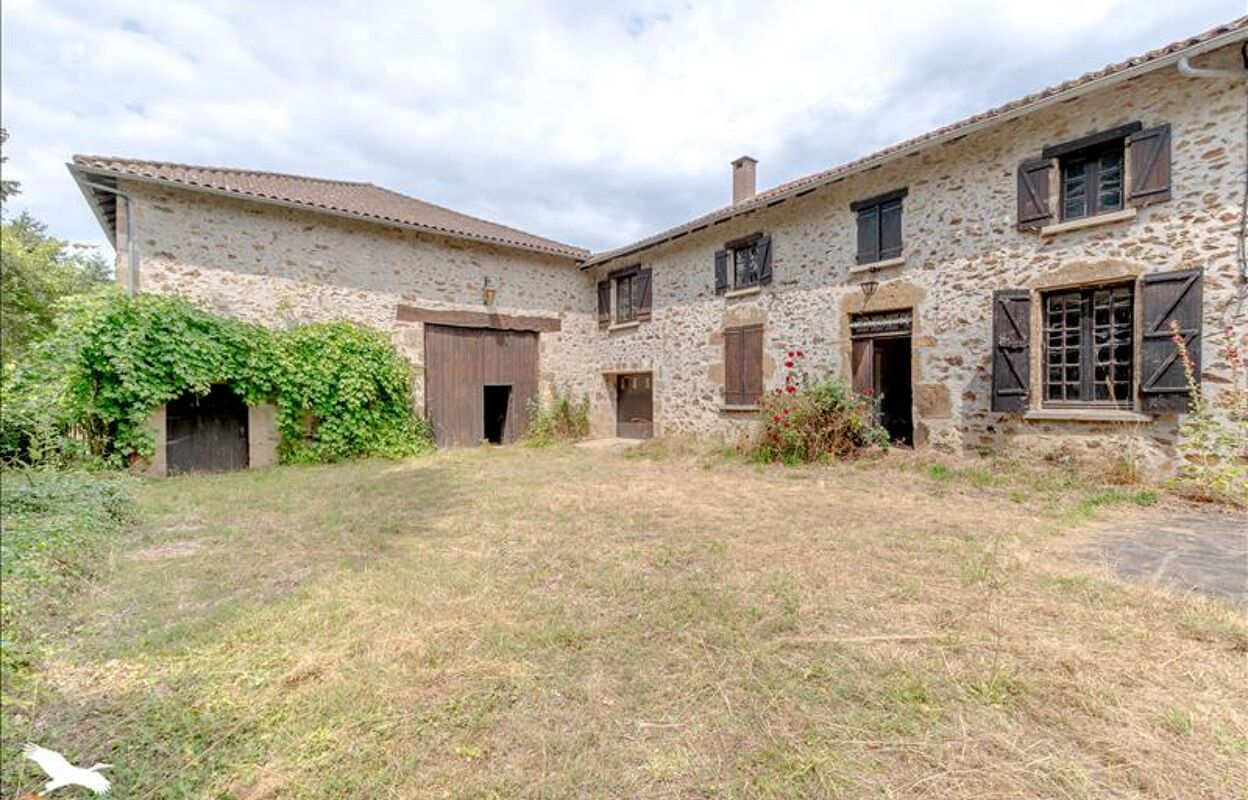 maison 9 pièces 250 m2 à vendre à Rochechouart (87600)