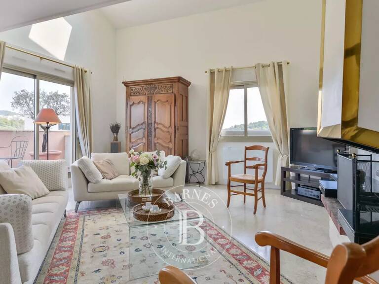 Lyon 4 - Appartement de 125,06 m²  - 3 chambres - Balcon et terrasse — photo 1