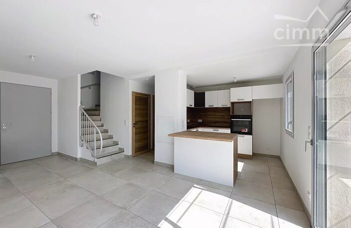 Villa neuve avec garage. — photo 3