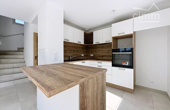 Villa neuve avec garage. — photo 4