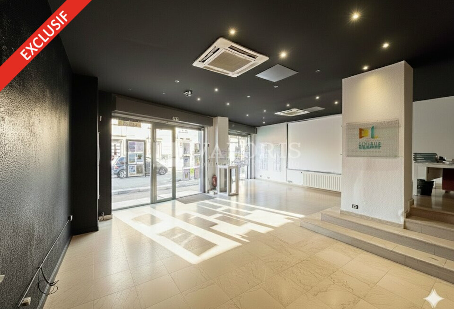 LOCAL COMMERCIAL à LOUER — photo 1