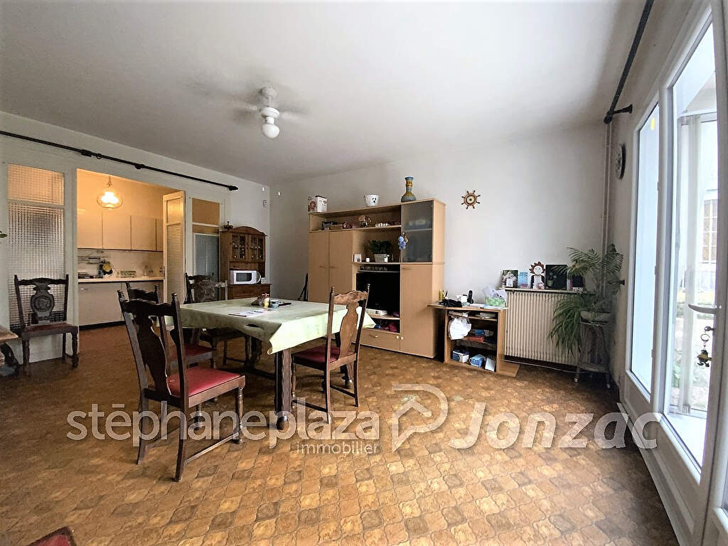 Vente Maison 213 m² à Saint Genis de Saintonge 168 000 €