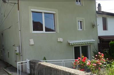 Maison de village comprenant deux logements. — photo du bien