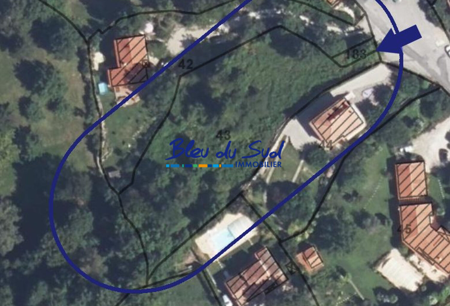 Bien rare : Grand terrain constructible de 2178 m² ! — photo 1