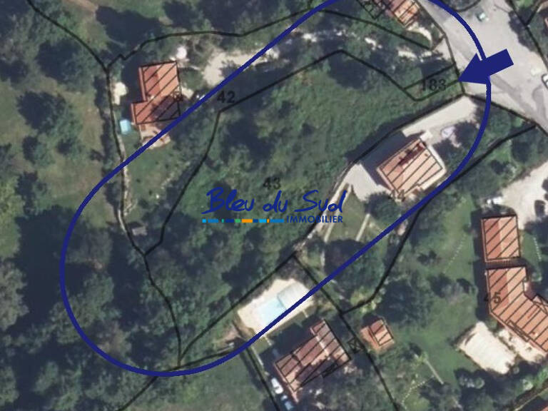 Bien rare : Grand terrain constructible de 2178 m² ! — photo 1