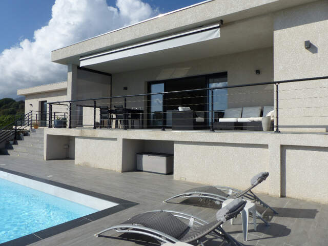 Villa Afa  contemporaine 6 pièce(s) 232 m2 F4+F2 avec piscin — photo du bien