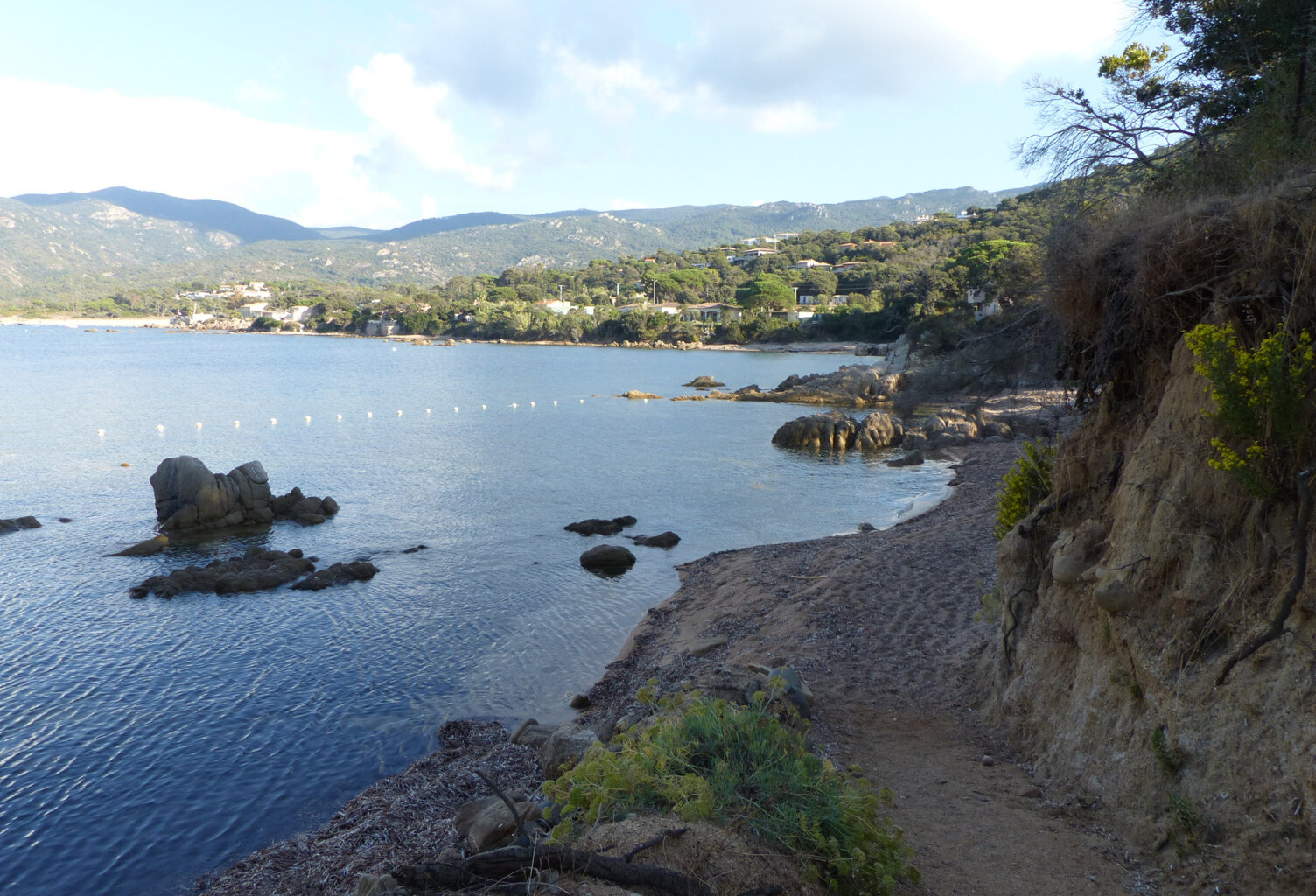 COTI CHIAVERI charmante villa 150m2 en bord de mer avec accè — photo 1