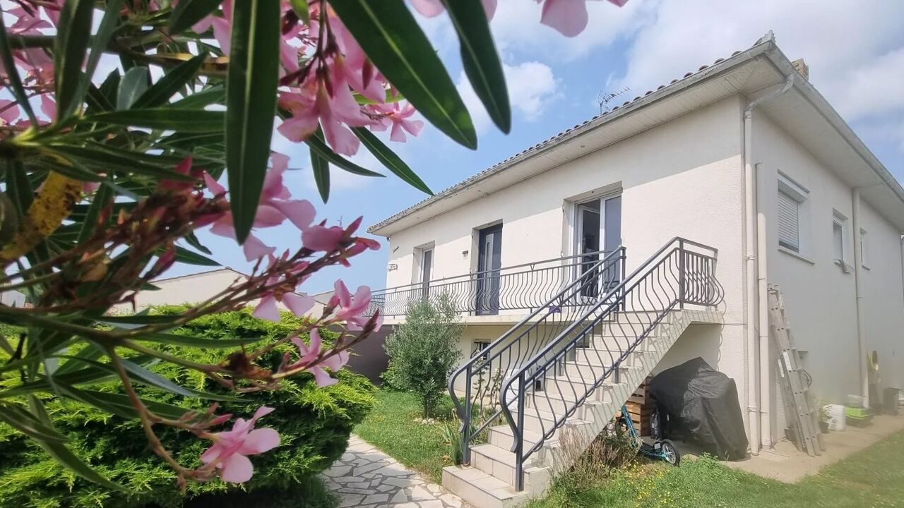 maison  pièces 191 m2 à vendre à Cozes (17120)