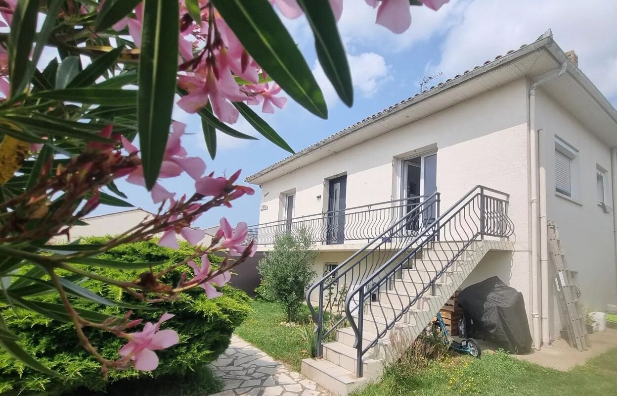 maison  pièces 191 m2 à vendre à Cozes (17120)