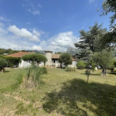 Maison 7 pièces 945500 €