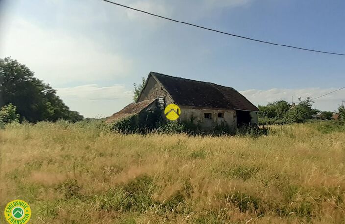 Terrain avec ancienne bâtisse — photo 5