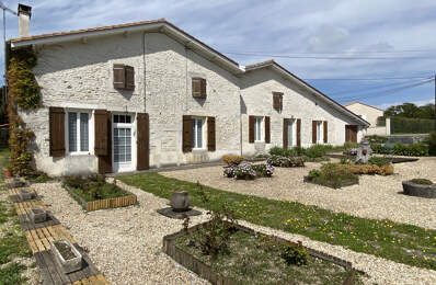 Charmante maison ancienne de 236 m² habitables entre Saintes ... — photo du bien