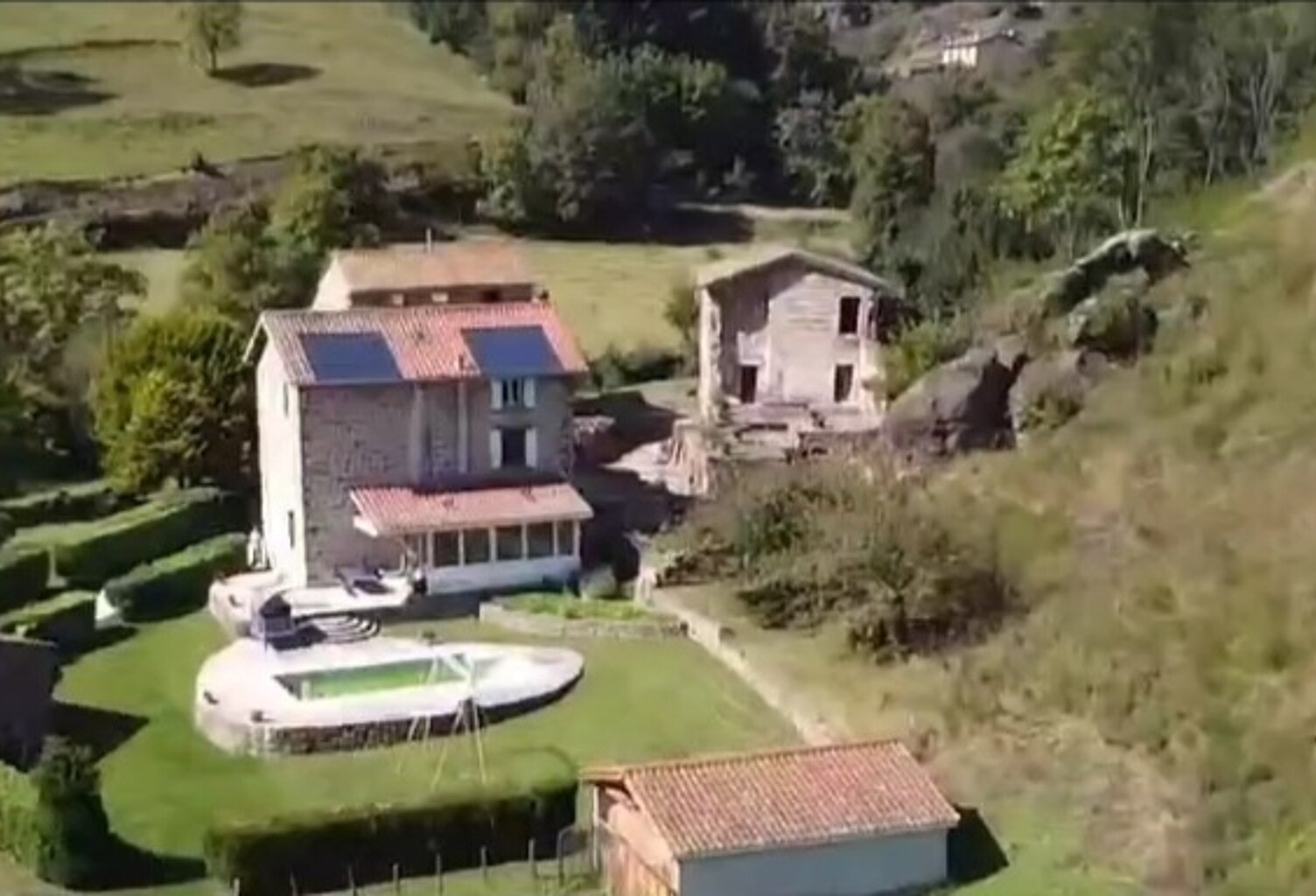 Vente maison 5 pièces 125 m² Montbrison (42600) — photo 1
