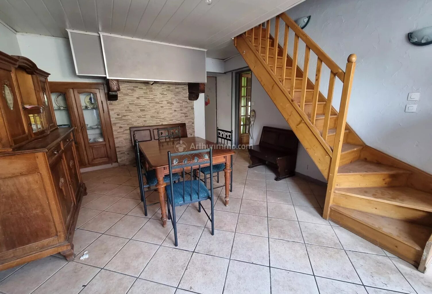 Maison avec garage — photo 1