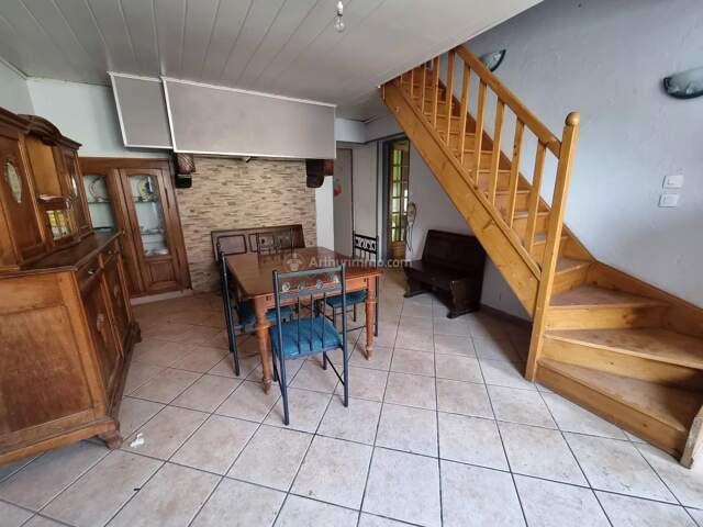 Maison avec garage — photo du bien