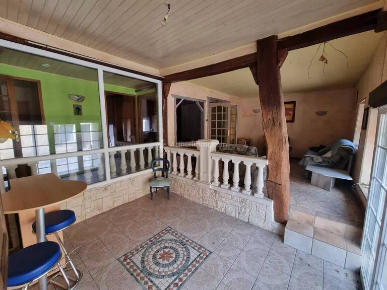 Maison avec garage — photo 1