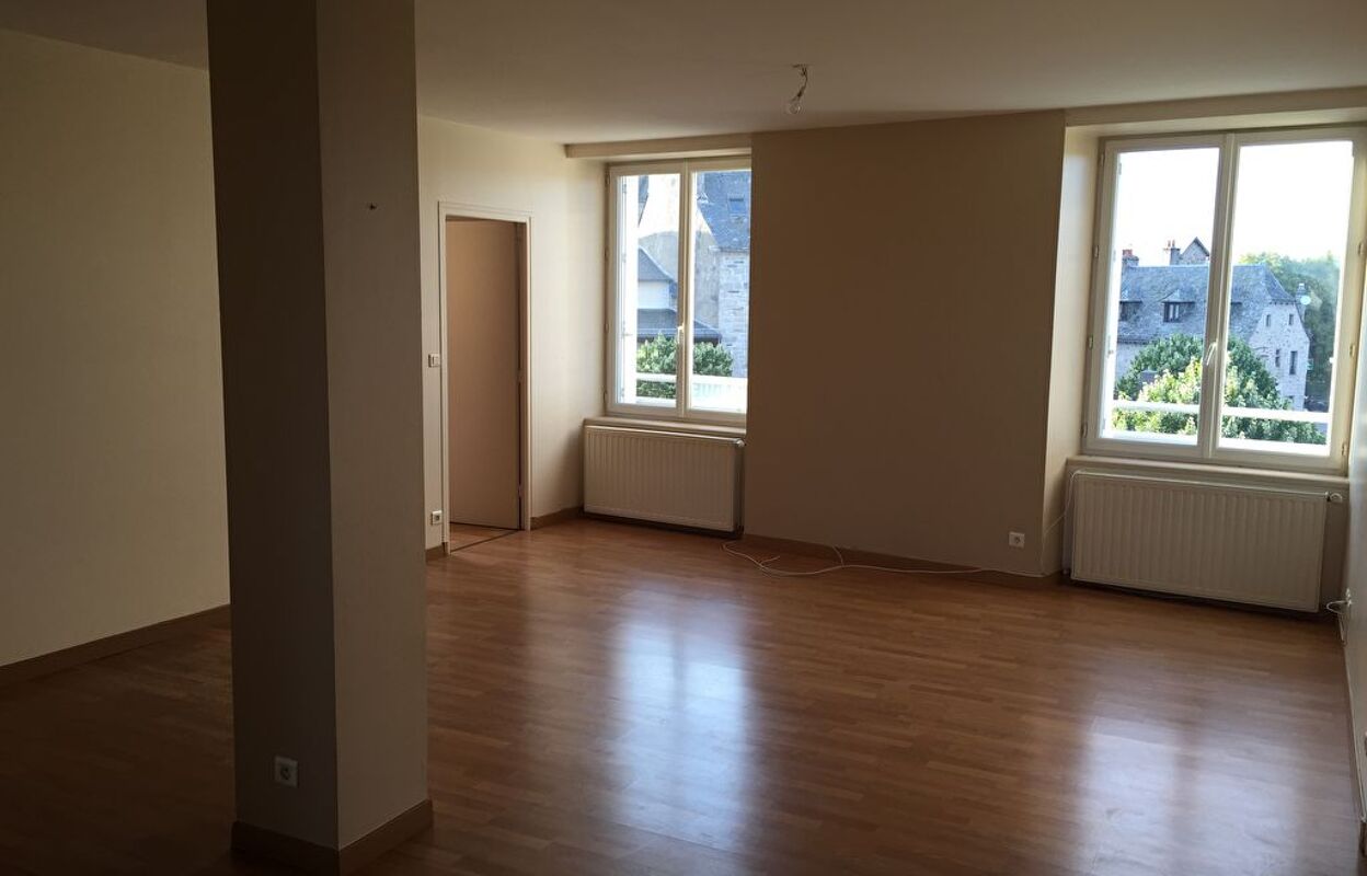 appartement 1 pièces 93 m2 à louer à Sainte-Geneviève-sur-Argence (12420)