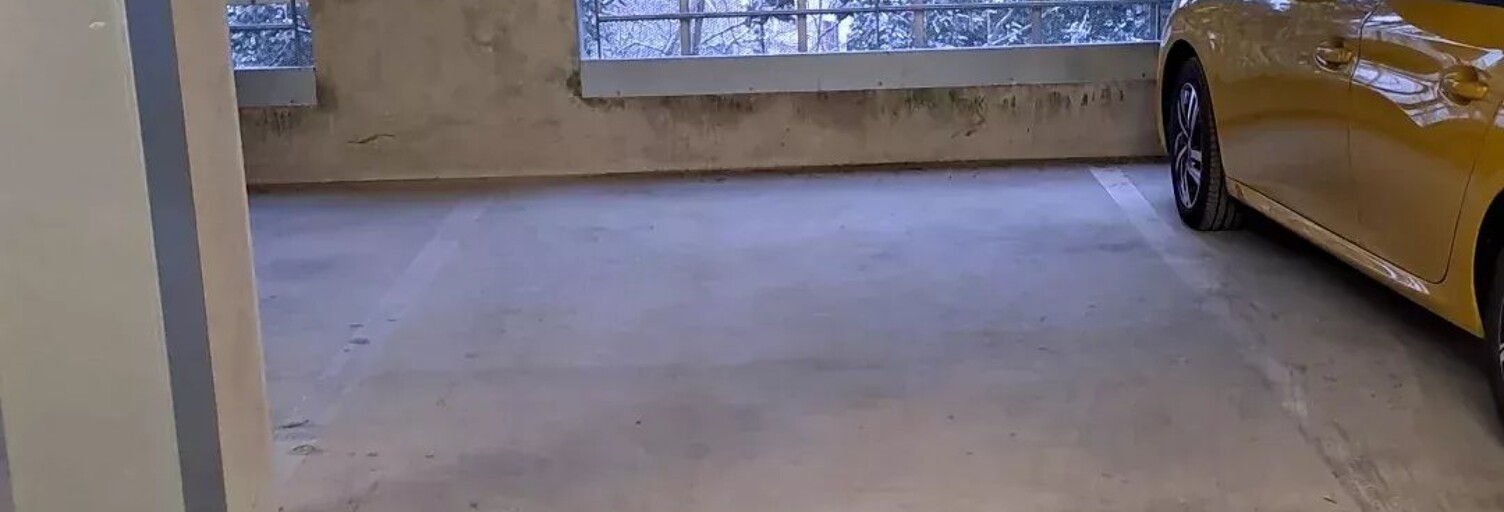 Garage   m² à louer à Chambéry (73000)