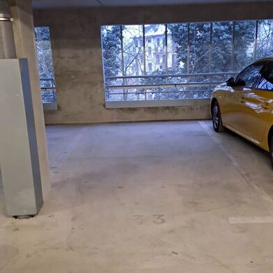 Garage  75 €