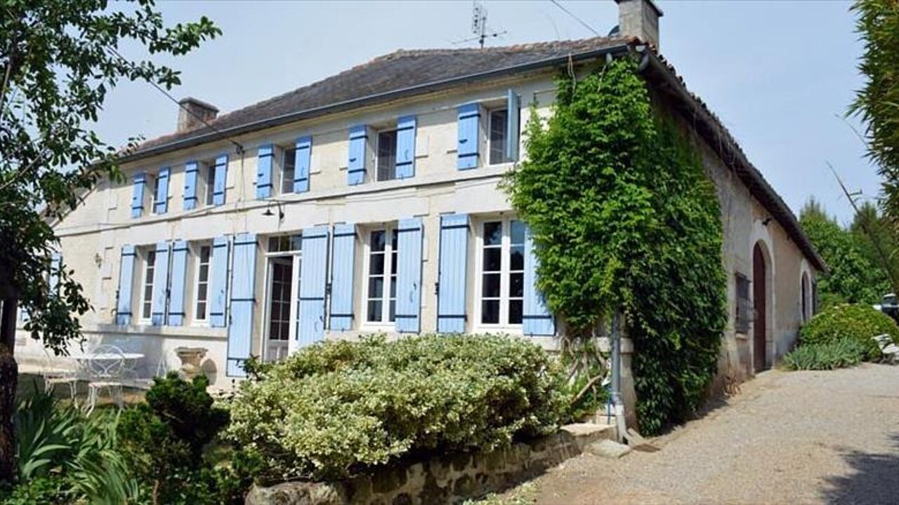 maison 7 pièces 240 m2 à vendre à Chalais (16210)