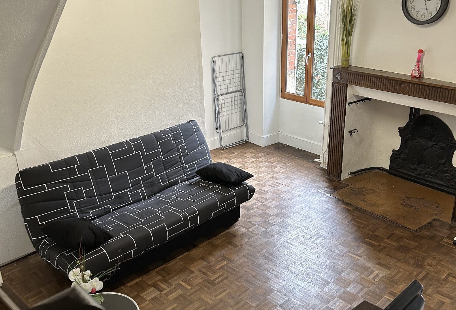 Immeuble de 2 appartements + un local commercial — photo 1