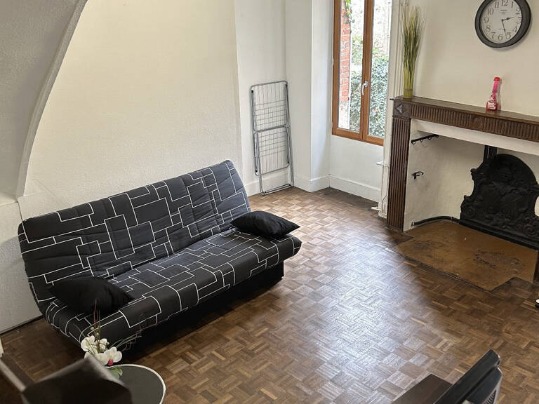 Immeuble de 2 appartements + un local commercial — photo 1