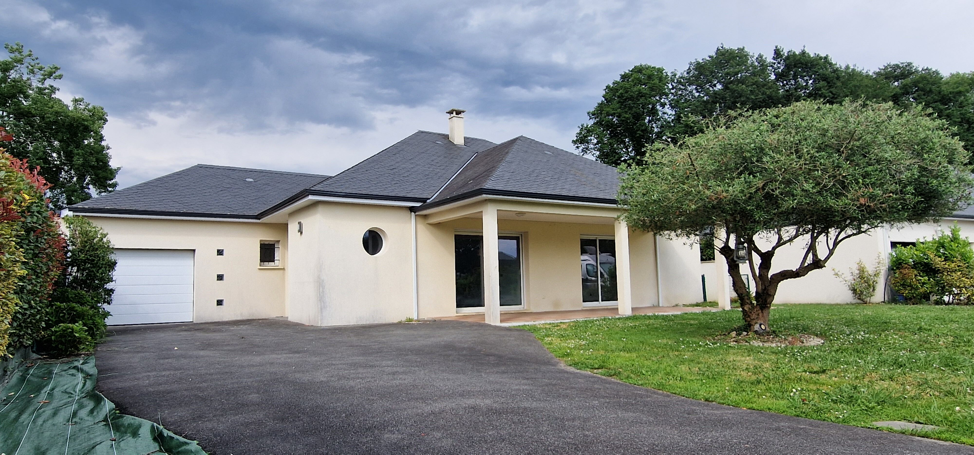 Villa / Maison  T7 à vendre Idron 64320