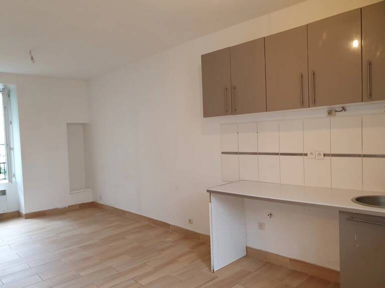 Appartement centre-ville Mandres les roses — photo 1