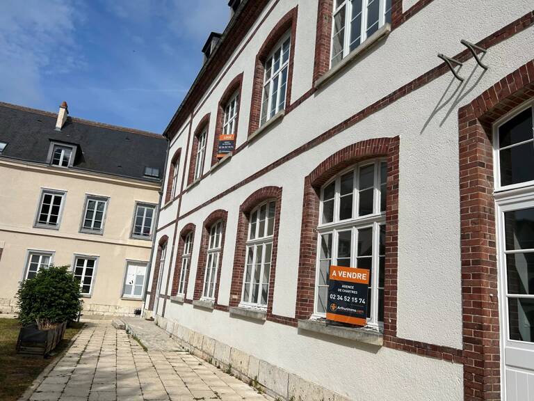 A VENDRE - Appartement 4 pièces CHARTRES BASSE VILLE — photo 1