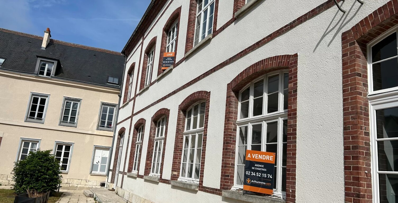 A VENDRE - Appartement 4 pièces CHARTRES BASSE VILLE — photo 1
