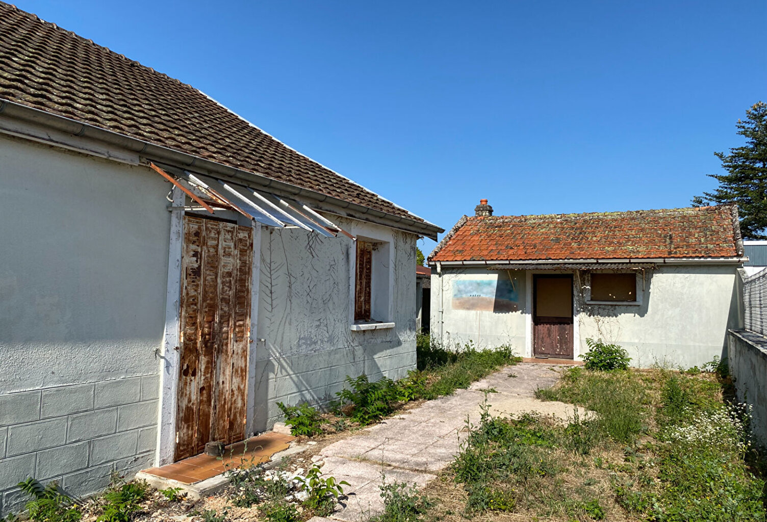 Ensemble immobilier  A RENOVER ENTIEREMENT — photo 1